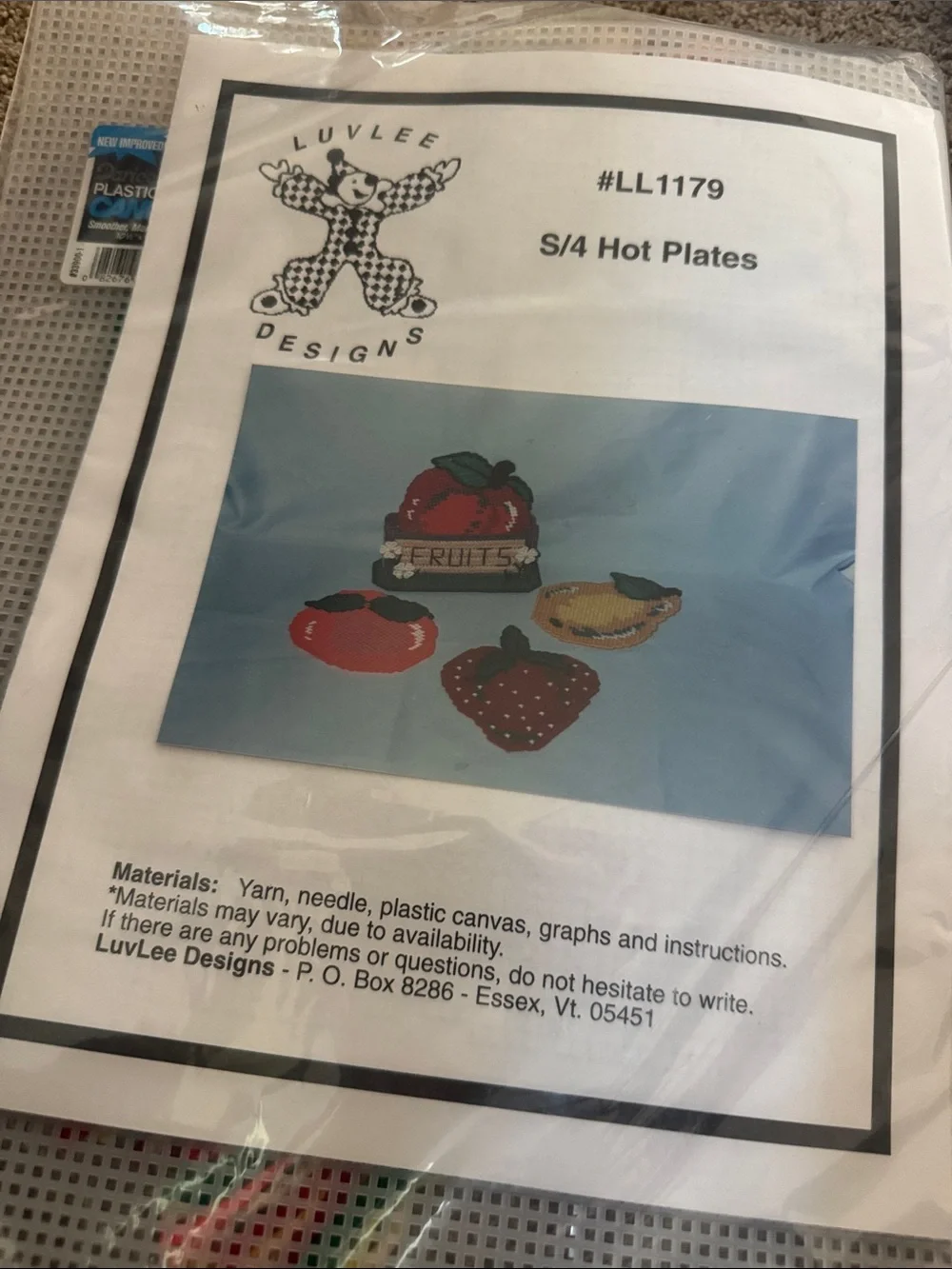 Blue Fruit Hot Plates Set  needle point kit